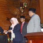 Gub-jelaskan-6 raperda-14 mei