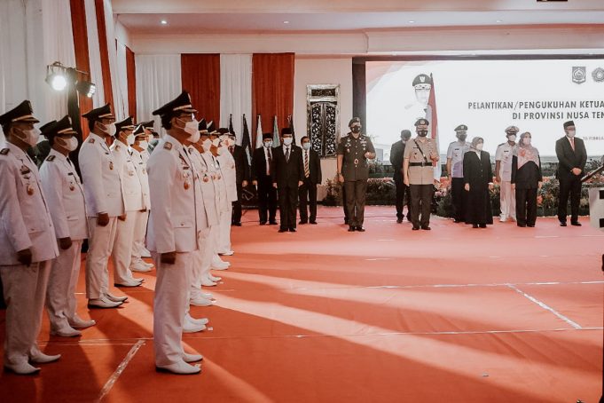 KETUA DPRD NTB UCAPKAN SELAMAT KEPADA BUPATI DAN WALIKOTA YANG DI LANTIK