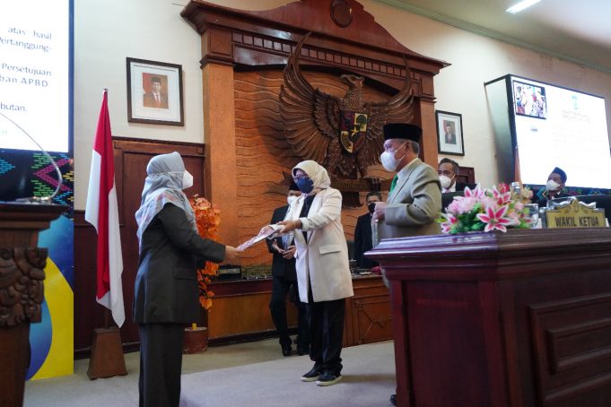 DPRD Setuju dan Tetapkan Peraturan Daerah Tentang Pertanggungjawaban APBD Tahun 2020
