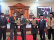 Rapat Paripurna DPRD Provinsi NTB Penyerahan LHP BPK-RI