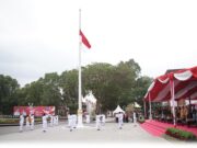 Wakil Ketua DPRD Provinsi NTB Hadiri Upacara Penurunan Bendera Merah Putih