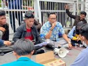 Aksi Unjuk Rasa BEM Nusantara Bali Nusra di DPRD Provinsi NTB