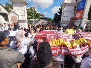 Sekretaris DPRD Provinsi NTB Menerima Aksi Unjuk Rasa (Aksi Damai) Aliansi Honorer Nasional Nusa Tenggara Barat (AHN NTB)