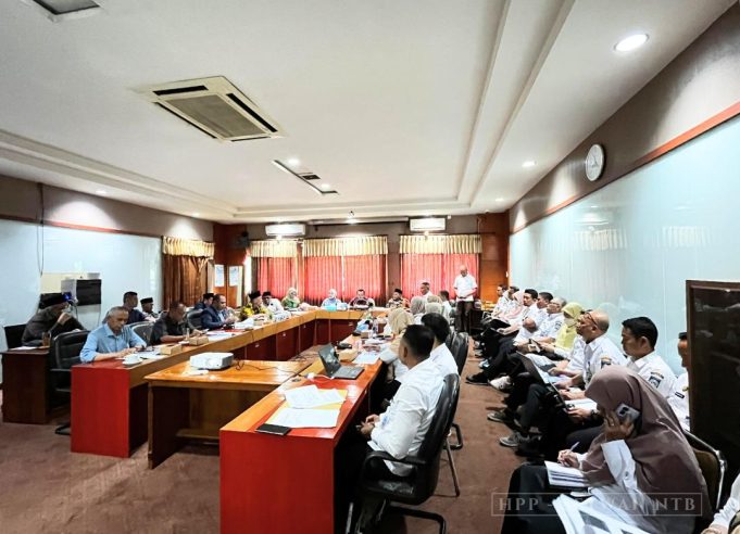 Rapat Kerja Komisi V DPRD Provinsi NTB Membahas LKPj Gubernur Tahun 2024