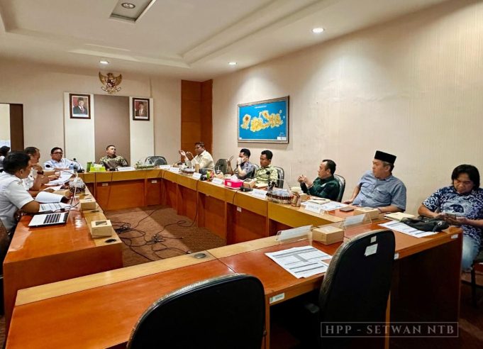 Rapat Kerja Komisi I DPRD Provinsi NTB Membahas LKPJ Gubernur Tahun 2024
