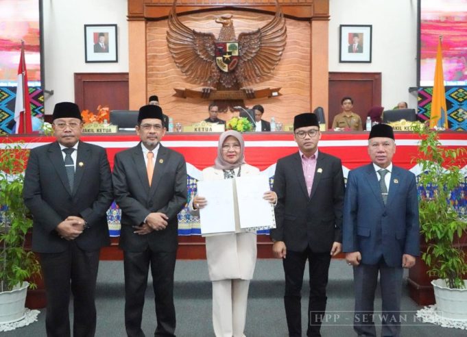 Rapat Paripurna Pengumuman Hasil Penetapan Pasangan Calon Gubernur dan Wakil Gubernur Terpilih