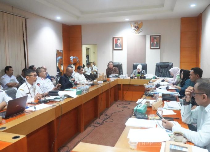 Rapat Kerja Komisi II DPRD Provinsi NTB Membahas LKPj Gubernur Tahun 2024