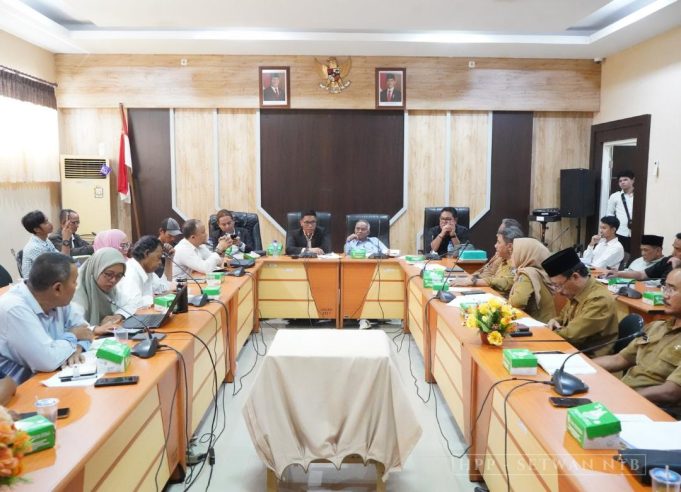 Komisi IV DPRD Provinsi NTB Menerima Kunjungan Hearing APRI, LOGIS dan LHS