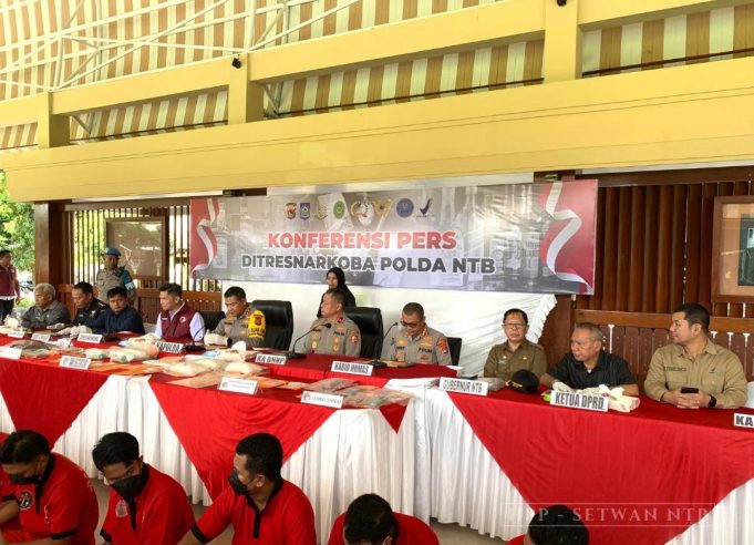 Wakil Ketua III DPRD Provinsi NTB Hadiri Acara Konferensi Pers pengungkapan kasus dan pemusnahan barang bukti Narkoba periode Januari – Februari 2025
