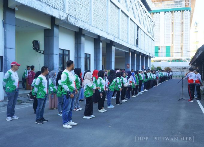 Sekretariat DPRD NTB Gelar Olahraga Bersama dan Silaturahmi Sambut Bulan Suci Ramadan