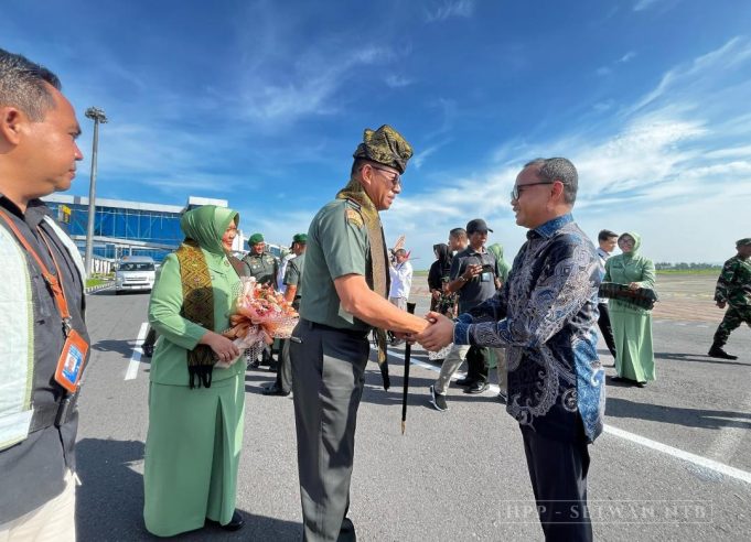 Wakil Ketua DPRD Provinsi NTB Hadiri Penyambutan Danrem 162/Wira Bhakti