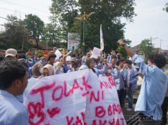 Anggota Komisi V DPRD NTB Terima Massa Aksi BEM Universitas Pendidikan Mandalika terkait UU TNI