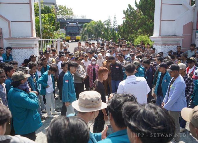Ketua DPRD NTB Terima Aspirasi Mahasiswa BEM Nusantara tentang Krisis Air hingga UU Perampasan Aset