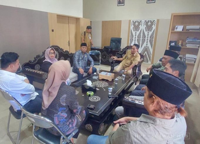 Badan Musyawarah DPRD Provinsi NTB melaksanakan kunjungan ke DPRD Kabupaten Lombok Barat.