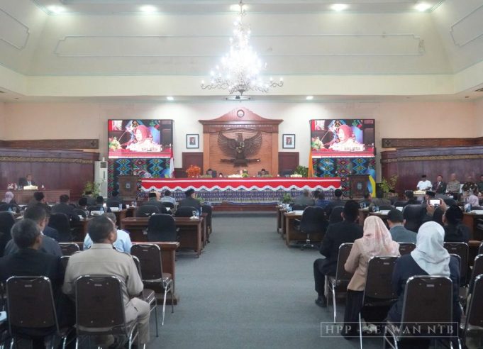 DPRD Gelar Paripurna Pembahasan Empat Raperda Inisiatif Gubernur dan DPRD