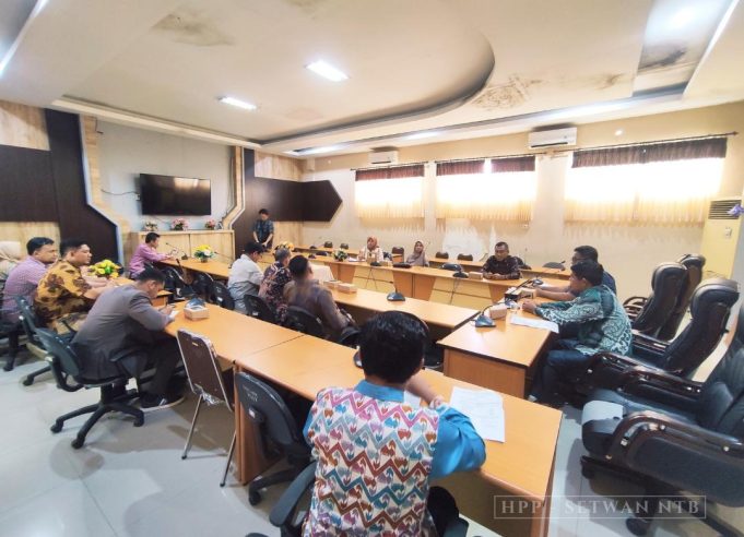 Bapemperda DPRD NTB Terima Kunjungan Konsultasi Bapemperda DPRD Sumbawa Terkait Peningkatan Kapasitas Bapemperda Dalam Pelaksanaan Fungsi Pembentukan Peraturan Daerah