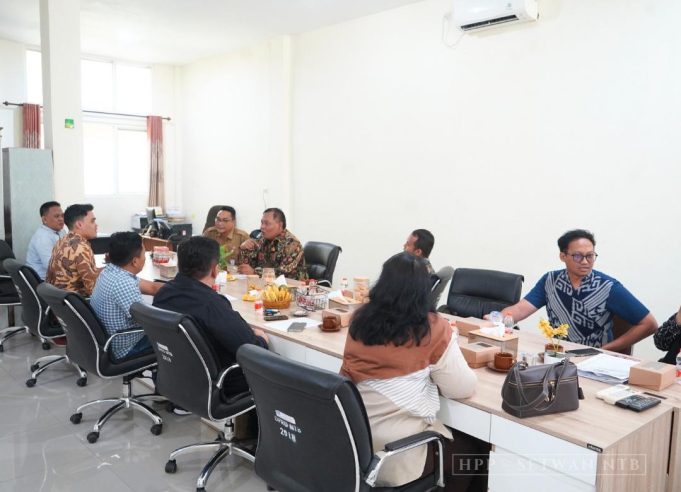 Sekretariat DPRD NTB Terima Kunjungan Kerja Banggar DPRD Jawa Timur Terkait Implementasi Inpres Nomor 1 Tahun 2025