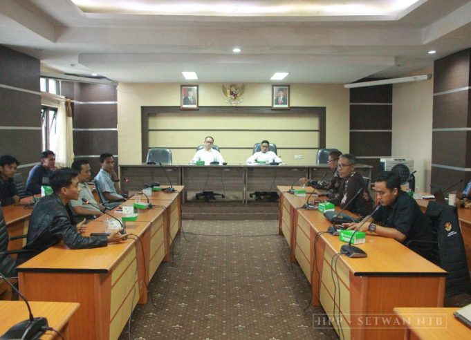 Komisi IV DPRD Provinsi NTB Menerima Hearing Gabungan Aktivis Mahasiswa