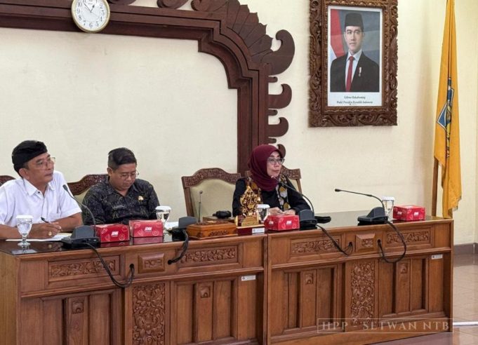 Pansus I DPRD NTB Studi Komparatif ke Bali Bahas Raperda Perizinan Berusaha