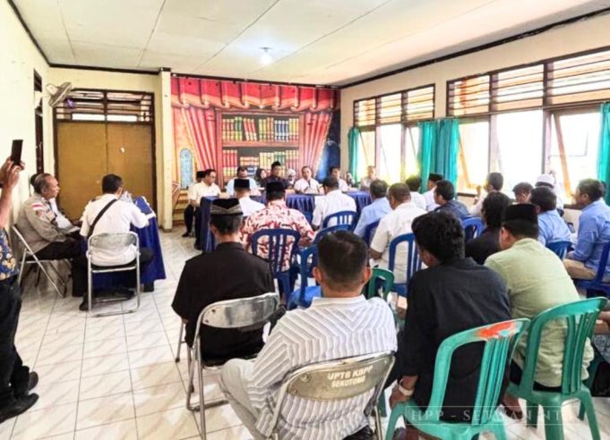 Bapemperda DPRD Provinsi NTB Mengadakan Kunjungan Kerja ke Kantor Camat Sekotong Kabupaten Lombok Barat dan ke Bapenda Kabupaten Lombok Timur