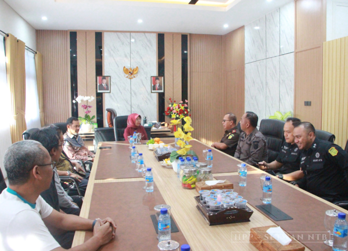 DPRD Provinsi NTB Menerima Kunjungan Silaturrahmi Kejaksaan Tinggi Provinsi NTB