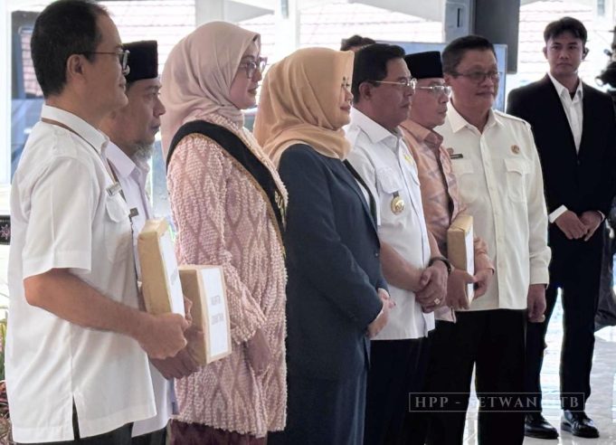 DPRD Provinsi NTB Hadiri Acara Pengukuhan Bunda Literasi Provinsi NTB dan Bunda Literasi Kabupaten/Kota se-NTB Masa Bakti 2025-2030