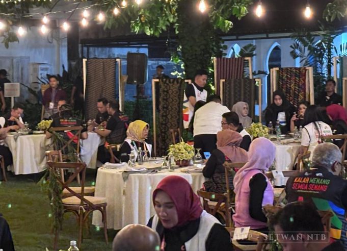 Pimpinan dan Anggota DPRD NTB Hadiri Pembukaan FORNAS VIII Tahun 2025 di Mataram
