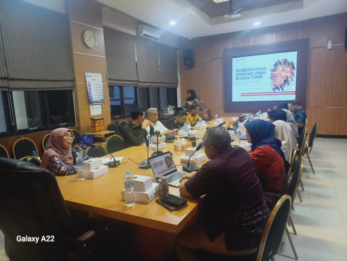Komisi II DPRD NTB Lakukan Kunjungan Kerja ke DPRD dan Dinas Koperasi UKM Jawa Timu