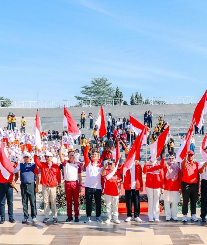 DPRD NTB Hadiri Launching Gerakan Pembagian Bendera Merah Putih
