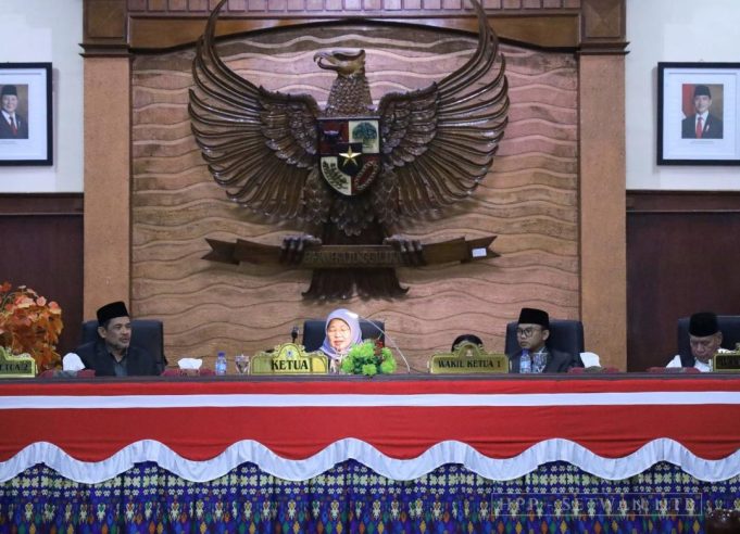 Rapat Paripurna DPRD NTB Setujui 6 Raperda menjadi Perda