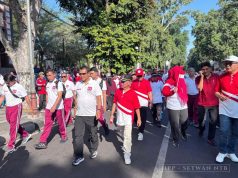 Wakil Ketua DPRD Provinsi NTB Menghadiri kegiatan Jalan Sehat Kerukunan dalam rangka memperingati Hari Ulang Tahun ke-80 Kemerdekaan Republik Indonesia Tahun 2025