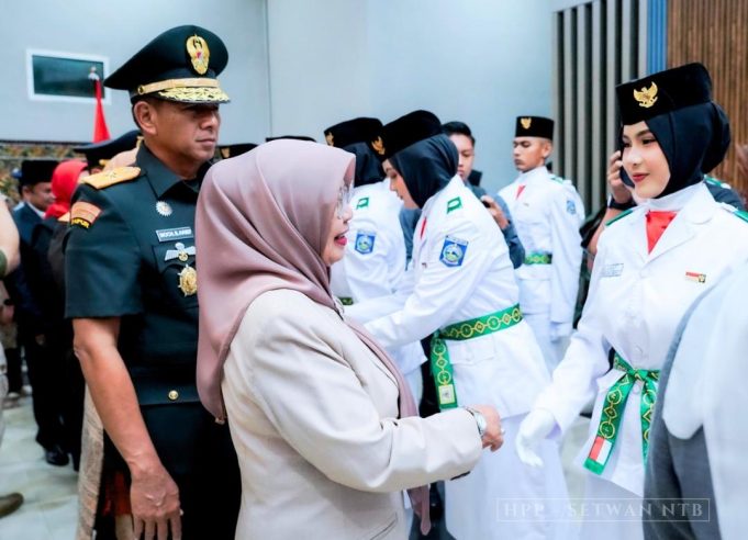 Pengukuhan 45 anggota Pasukan Pengibar Bendera Pusaka (Paskibraka) tingkat Provinsi NTB Tahun 2025