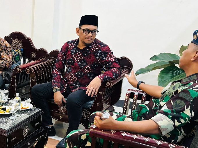 Sekretaris DPRD NTB Hadiri Penyambutan Menhan dan Panglima TNI