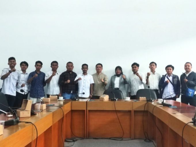 Ketua DPRD NTB Terima Audiensi Honorer 518 Pemprov NTB