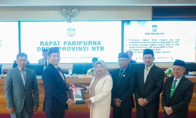 Paripurna DPRD NTB: Persetujuan Raperda APBD 2026 dan Penyampaian Hasil Reses