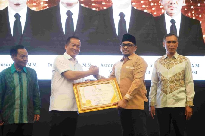 Sekretariat DPRD NTB Raih Predikat Informatif pada Anugerah Keterbukaan Informasi Publik 2025