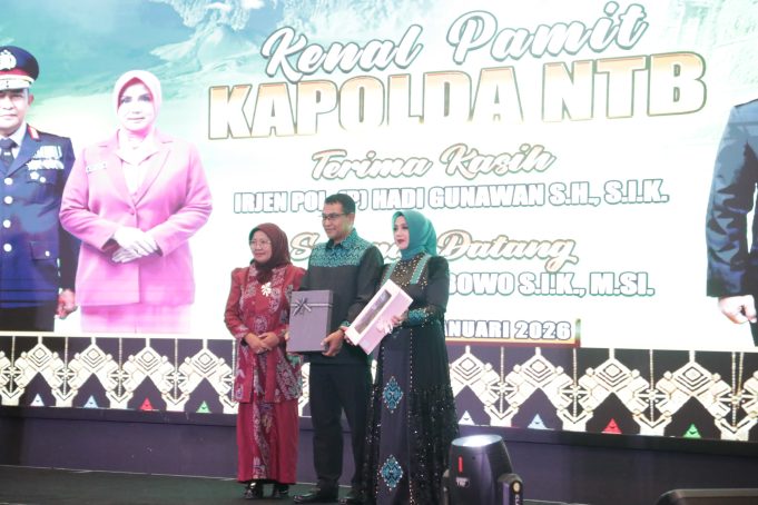 Ketua DPRD NTB Hadiri Acara Pisah Sambut Kapolda NTB
