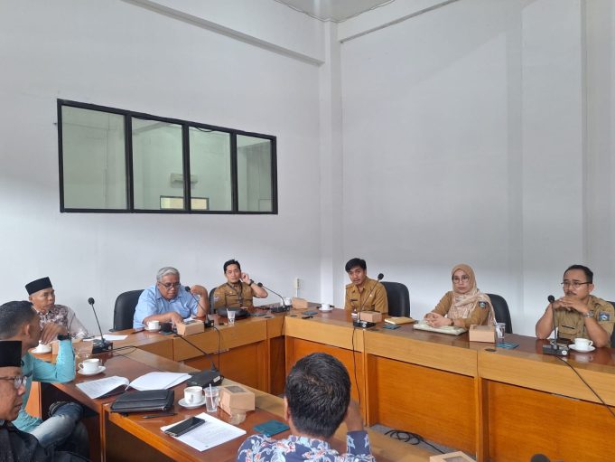 Pansus I DPRD NTB Bahas Hasil Fasilitasi Kemendagri terhadap Raperda Perizinan Berusah