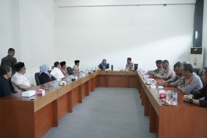 Silaturahmi dan perkenalan Kapolda NTB bersama Pimpinan dan Ketua Fraksi-fraksi DPRD NTB