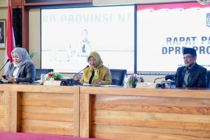 Rapat Paripurna Penetapan Persetujuan Raperda Provinsi NTB tentang Penyelenggaraan Perizinan Berusaha menjadi Peraturan Daerah Provinsi NTB
