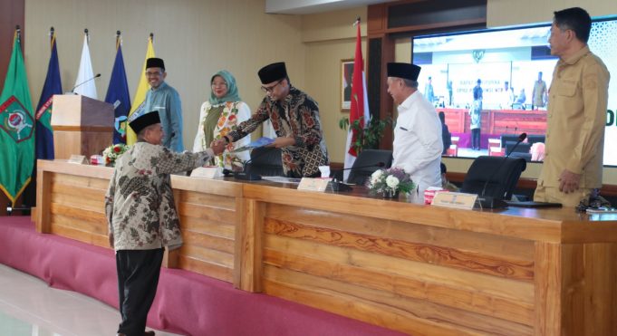 Rapat Paripurna DPRD NTB: Pandangan Umum Fraksi-Fraksi terhadap 1 (satu) Buah Raperda Prakarsa Gubernur NTB tentang Perubahan atas Perda Nomor 2 Tahun 2024 tentang Pajak Daerah dan Retribusi Daerah