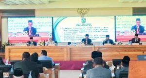 Rapat Paripurna DPRD NTB: Jawaban Bapemperda atas Pandangan Fraksi-Fraksi dan Keputusan Persetujuan 5 Raperda Usul Prakarsa DPRD